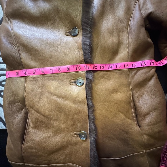 One of A Kind Handmade Shearling Leather Gorgeous Coat - Picture 8 of 10